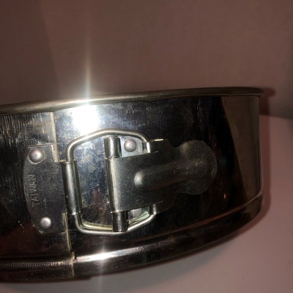 Vintage springform cake pan. Cheesecake, ice cream cakes, pizza, and more- used - Picture 4 of 4